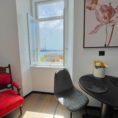 Navis City Apartments Пула Екстериор снимка